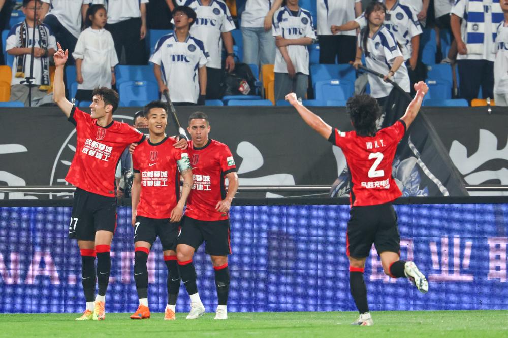 易建联职业生涯回顾与高光时刻解析全方位评述